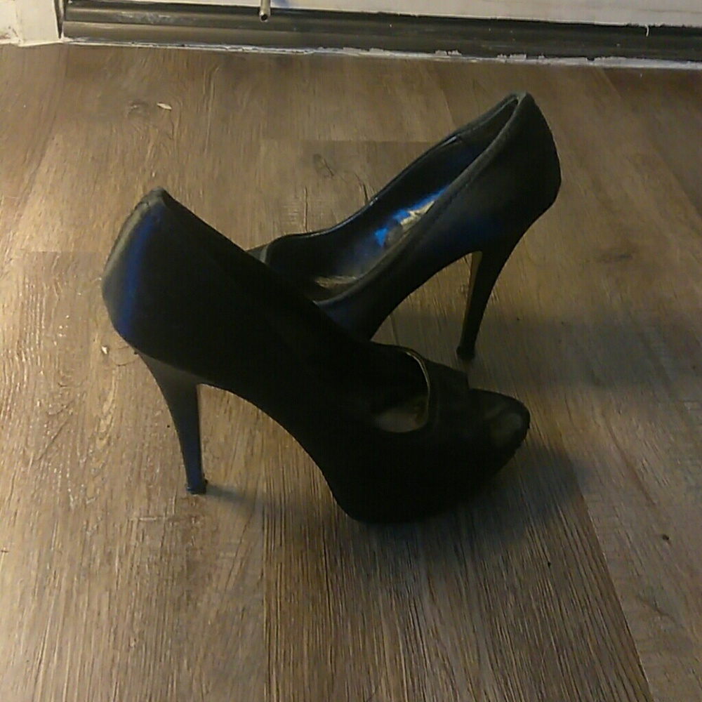 Black Steve Madden Pumps